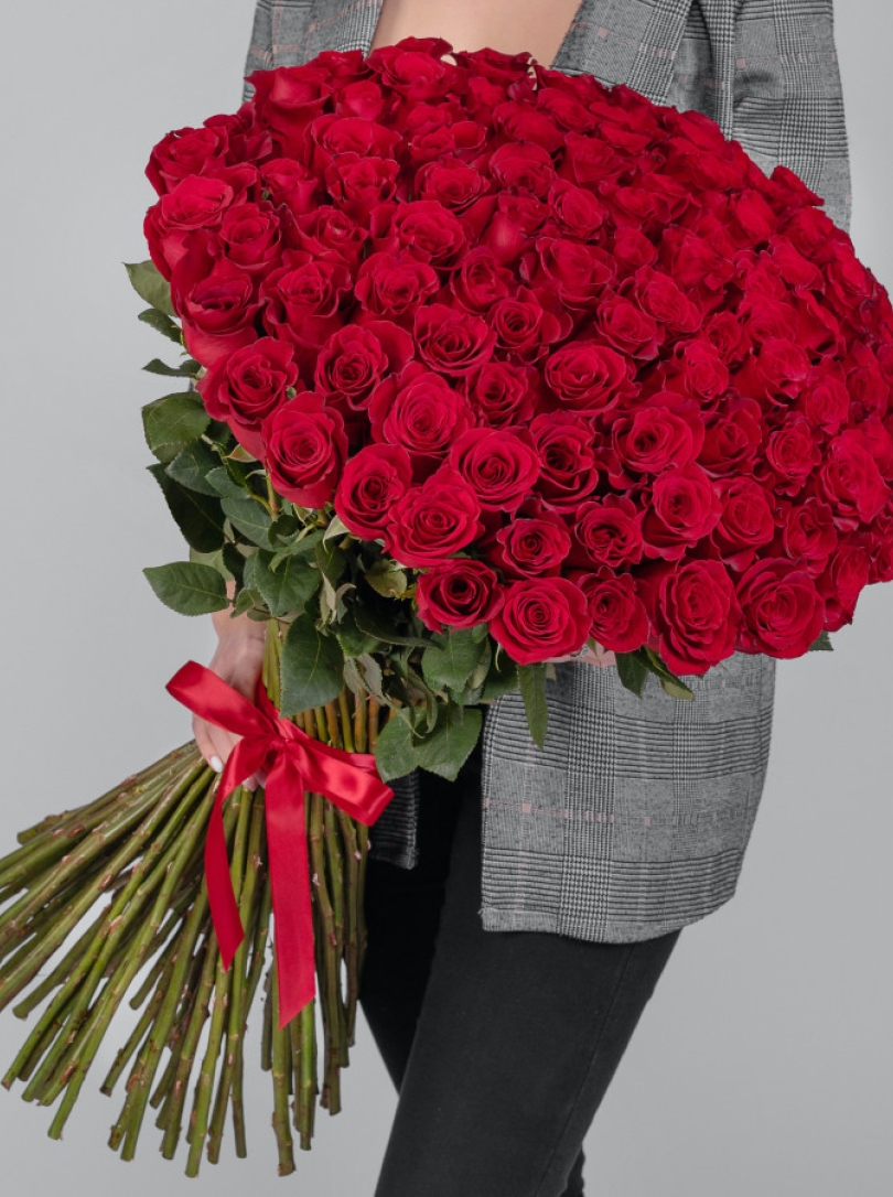 101 Trandafiri roșii olandezi 70 cm 