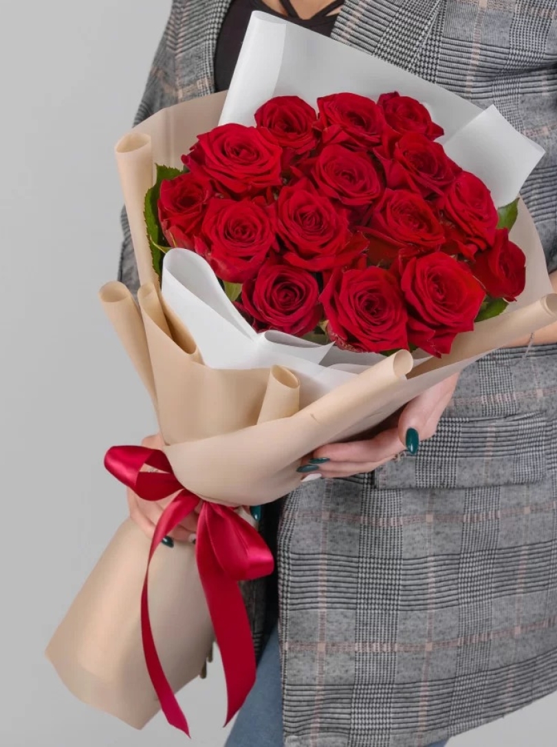 15 trandafiri rosii  40-50 cm